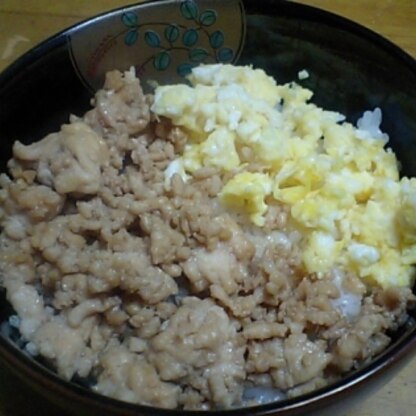 甘辛いお肉と、甘い卵焼き、どっちも美味しかったです！一緒に食べると美味しさ倍増でした！ごちそうさまでした♪